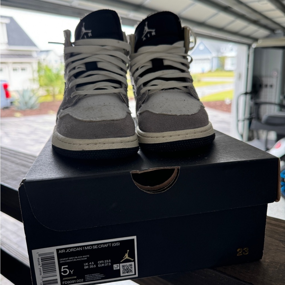 Youth Air Jordans Size 5